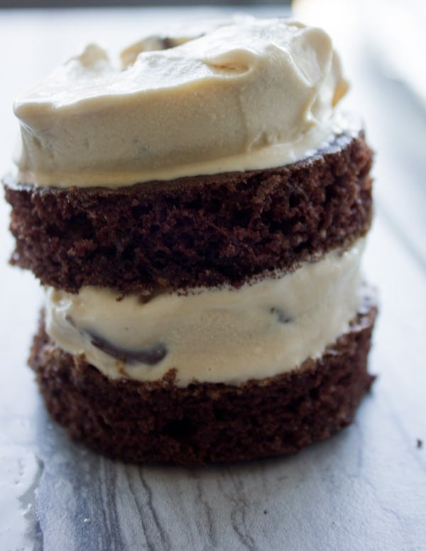 A Thick Chocolate Sauce To Ice Cake That Hardens A Thick Chocolate Sauce To Ice Cake That Hardens