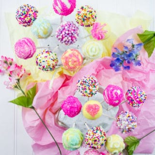 Easter Colored Cake Pops For My Birthday Girl. Make easy, simple and sweet looking cake pops with those tips and ideas for every occasion! www.twopurplefigs.com