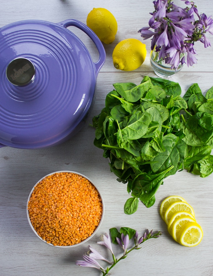 Ingredients: Dutch Oven, spinach, lentils, vegetable broth and spices.