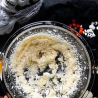 Fluffy beaten sugar and butter in a bowl