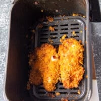 golden, crisp and perfectly cooked hot honey chicken in the air fryer
