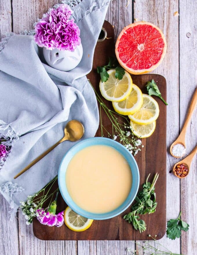 silky smooth perfect beurre blanc in a bowl