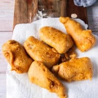 Fried fish on a paper towel to drain