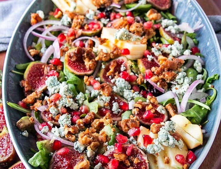 fig salad with arugula, candied walnuts and blue cheese