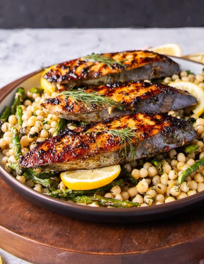 side view of the king mackerel showing the crispy skin perfectly