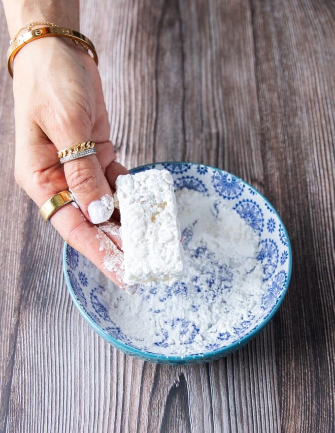lightly coated rice chunks in flour for better crust 