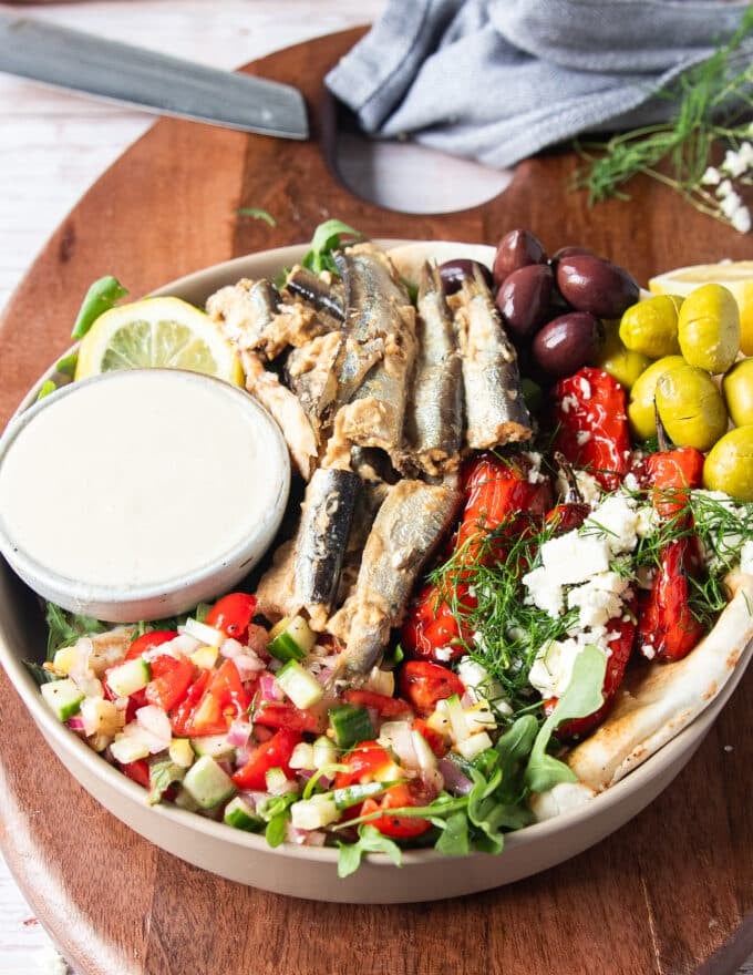The sardine bowl is fully assembled and ready